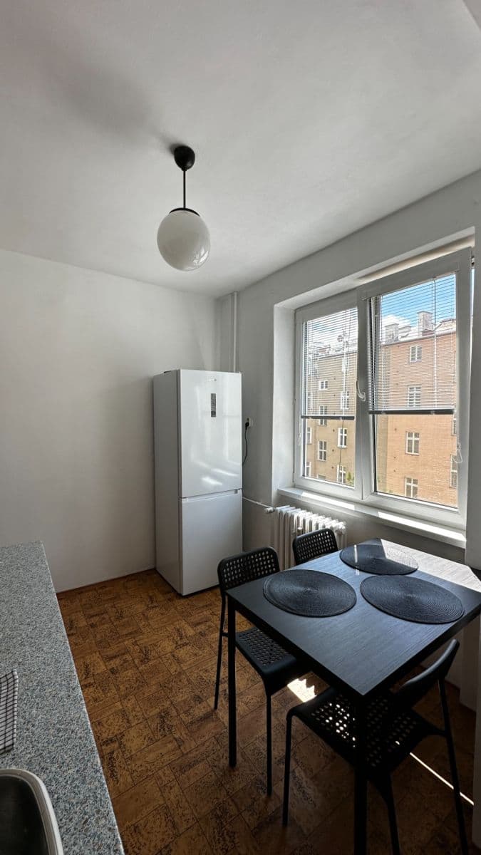 Pronájem bytu 2+1 55 m², I. P. Pavlova, Karlovy Vary, Karlovarský kraj Pronájem bytu 2+1 55 m², I. P. Pavlova, Karlovy Vary, Karlovarský kraj
