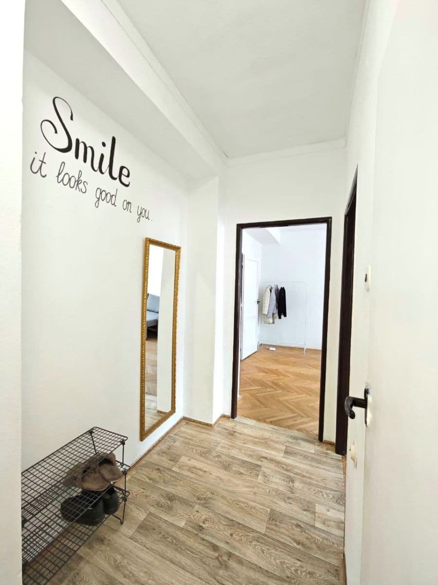 Pronájem bytu 2+1 55 m², I. P. Pavlova, Karlovy Vary, Karlovarský kraj Pronájem bytu 2+1 55 m², I. P. Pavlova, Karlovy Vary, Karlovarský kraj