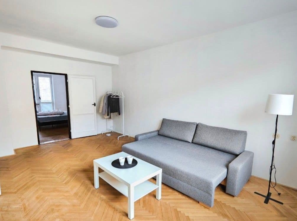 Pronájem bytu 2+1 55 m², I. P. Pavlova, Karlovy Vary, Karlovarský kraj Pronájem bytu 2+1 55 m², I. P. Pavlova, Karlovy Vary, Karlovarský kraj