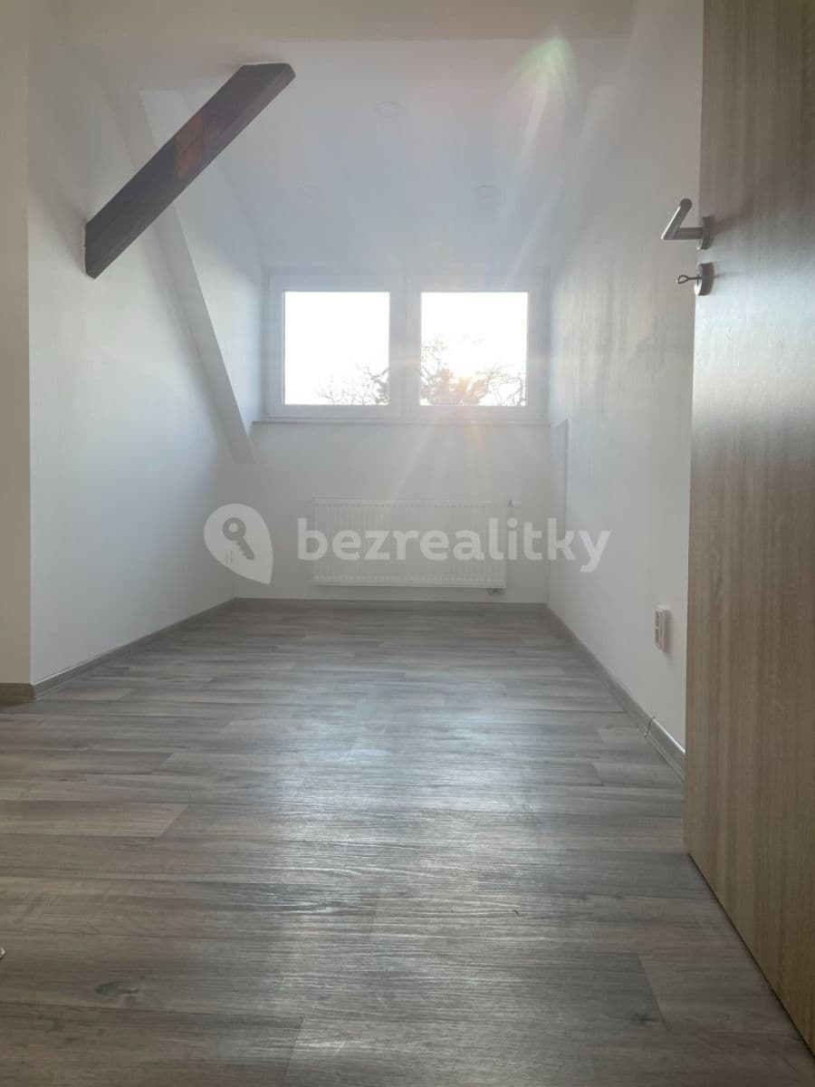 Pronájem bytu 2+kk 45 m², Kmochova, Hostivice, Středočeský kraj Pronájem bytu 2+kk 45 m², Kmochova, Hostivice, Středočeský kraj