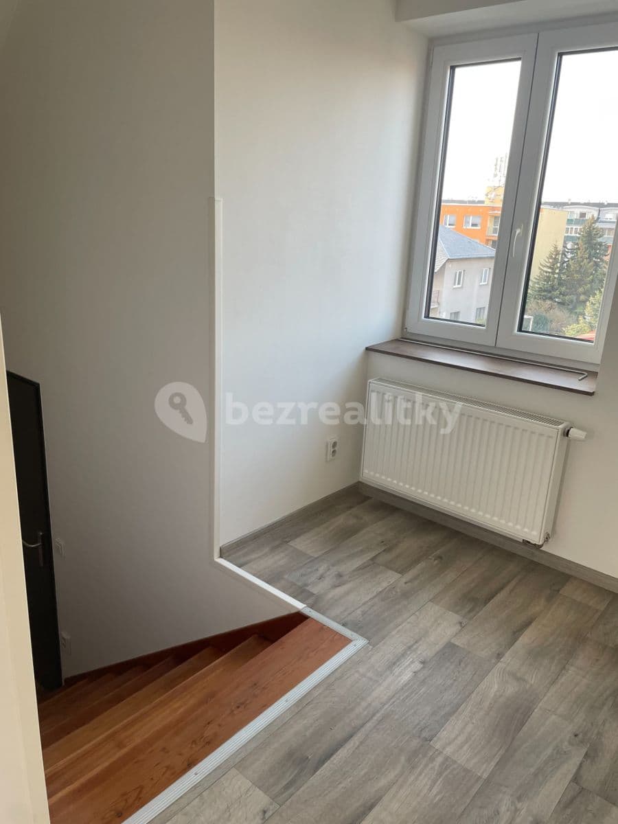 Pronájem bytu 2+kk 45 m², Kmochova, Hostivice, Středočeský kraj Pronájem bytu 2+kk 45 m², Kmochova, Hostivice, Středočeský kraj