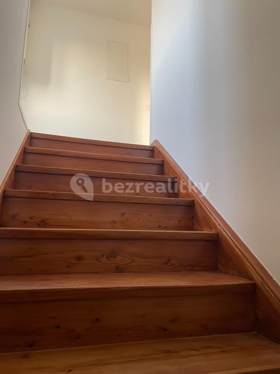 Pronájem bytu 2+kk 45 m², Kmochova, Hostivice, Středočeský kraj Pronájem bytu 2+kk 45 m², Kmochova, Hostivice, Středočeský kraj