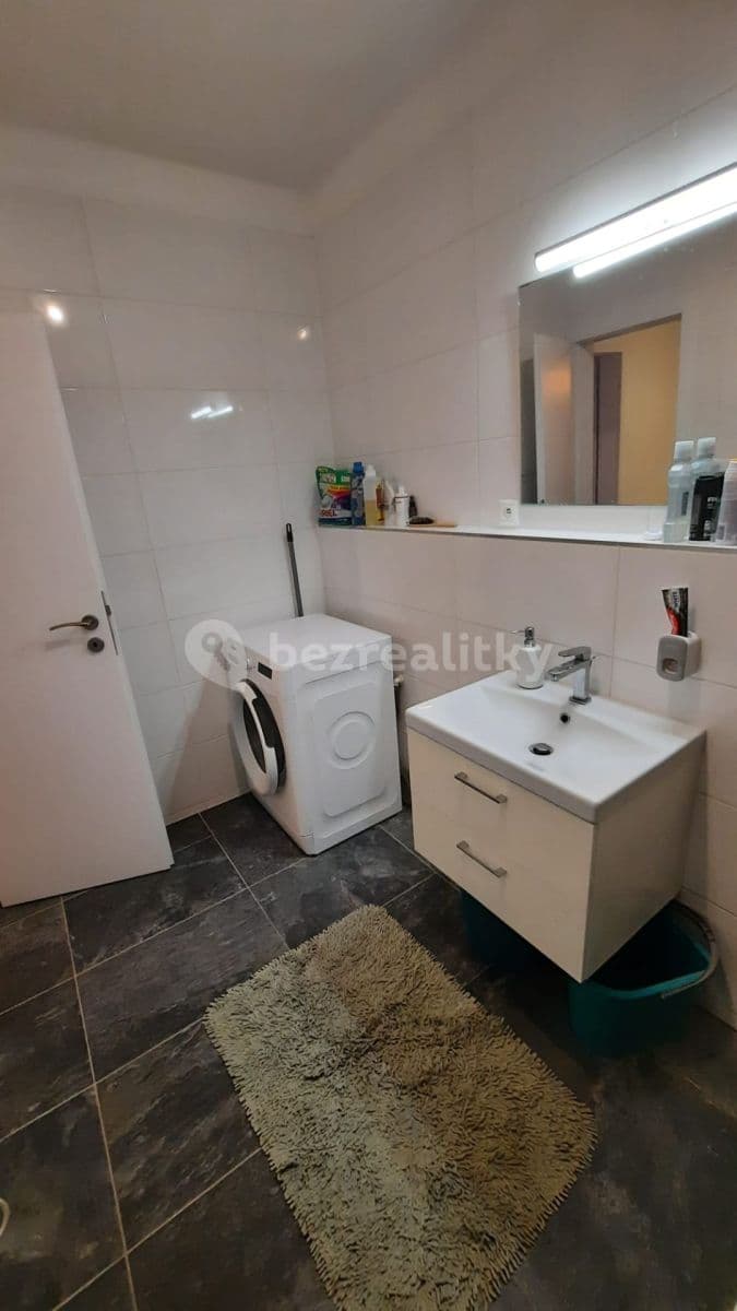 Pronájem bytu 2+1 60 m², Bazová, Ružinov, Bratislavský kraj Pronájem bytu 2+1 60 m², Bazová, Ružinov, Bratislavský kraj