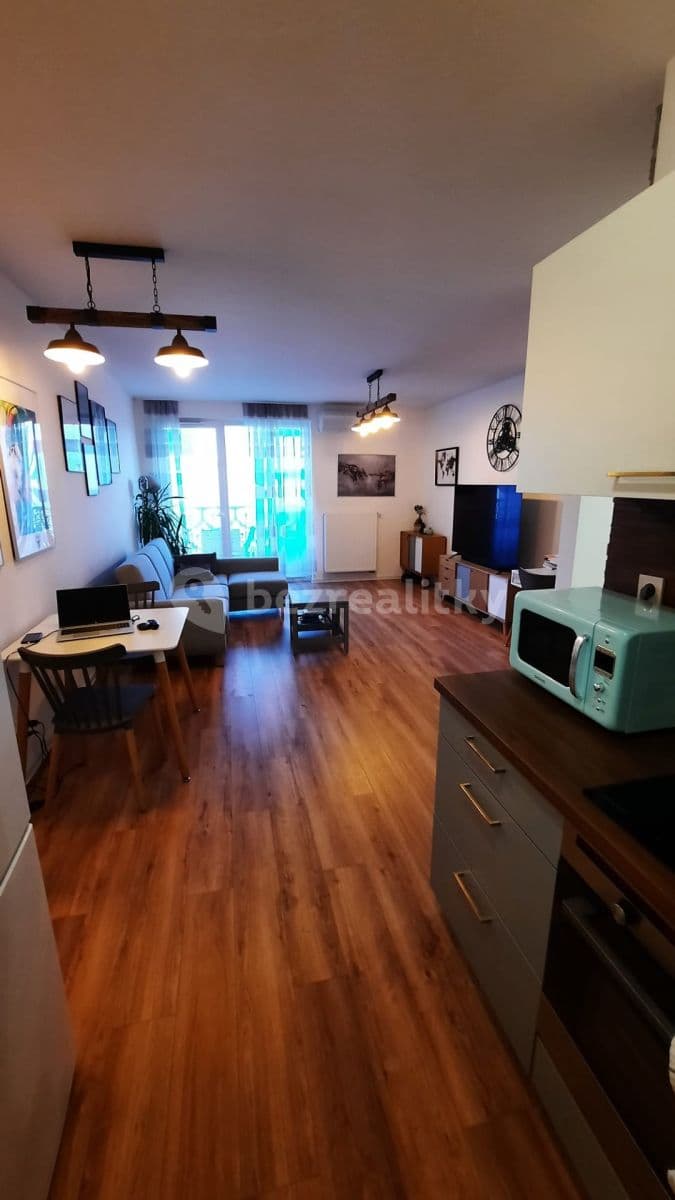 Pronájem bytu 2+1 60 m², Bazová, Ružinov, Bratislavský kraj Pronájem bytu 2+1 60 m², Bazová, Ružinov, Bratislavský kraj