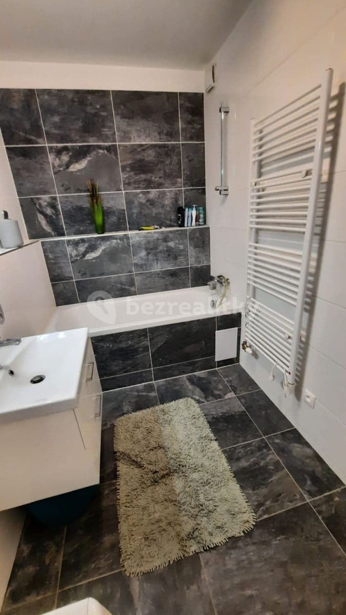 Pronájem bytu 2+1 60 m², Bazová, Ružinov, Bratislavský kraj Pronájem bytu 2+1 60 m², Bazová, Ružinov, Bratislavský kraj
