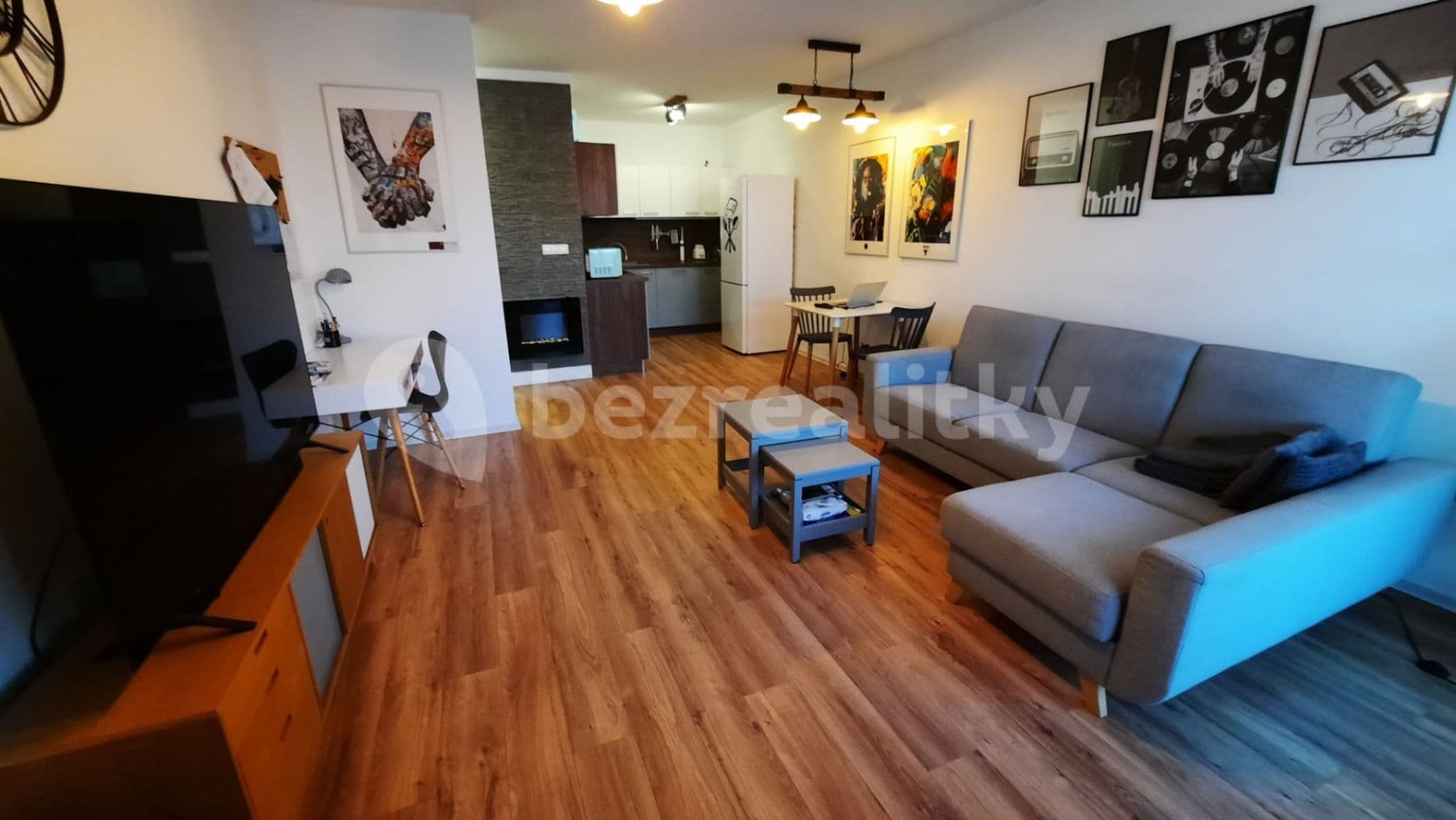 Pronájem bytu 2+1 60 m², Bazová, Ružinov, Bratislavský kraj Pronájem bytu 2+1 60 m², Bazová, Ružinov, Bratislavský kraj