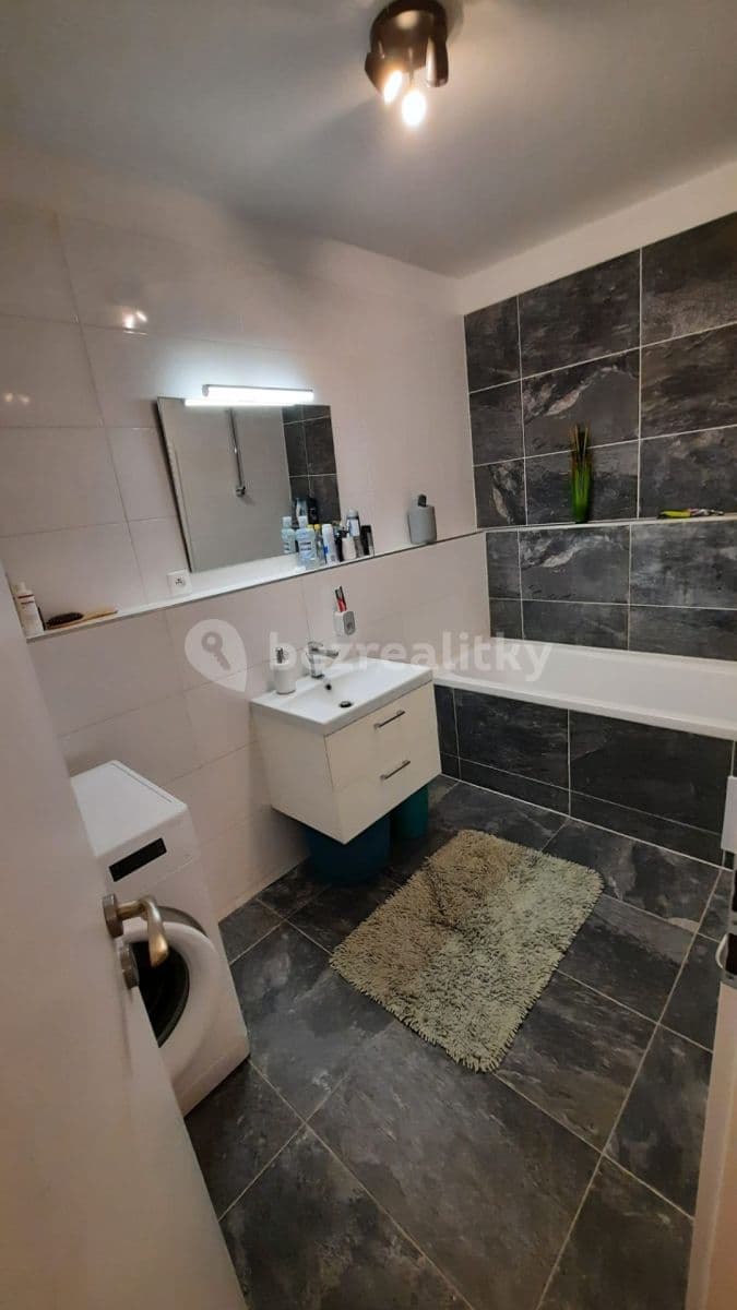 Pronájem bytu 2+1 60 m², Bazová, Ružinov, Bratislavský kraj Pronájem bytu 2+1 60 m², Bazová, Ružinov, Bratislavský kraj