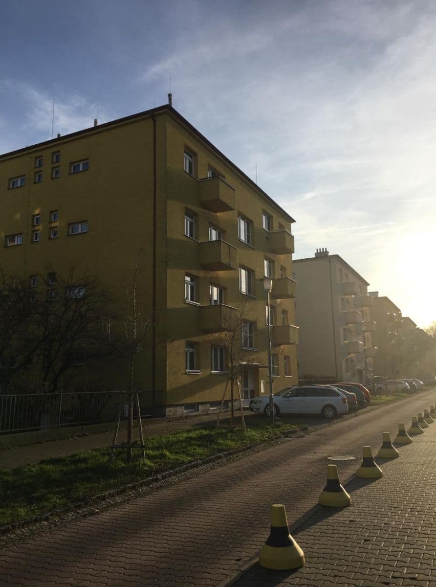 Pronájem bytu 43 m², Renneská třída, Brno, Jihomoravský kraj Pronájem bytu 43 m², Renneská třída, Brno, Jihomoravský kraj