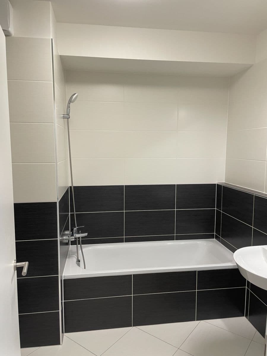 Pronájem bytu 1+kk 38 m², Gollové, Praha, Praha Pronájem bytu 1+kk 38 m², Gollové, Praha, Praha