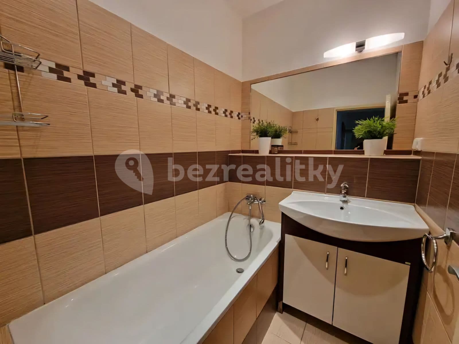 Pronájem bytu 2+1 52 m², Sokolská, Zlín, Zlínský kraj Pronájem bytu 2+1 52 m², Sokolská, Zlín, Zlínský kraj