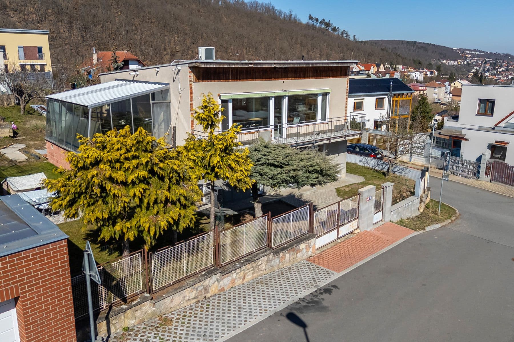 Prodej domu 186 m², pozemek 392 m², Lošetická, Praha, Praha Prodej domu 186 m², pozemek 392 m², Lošetická, Praha, Praha