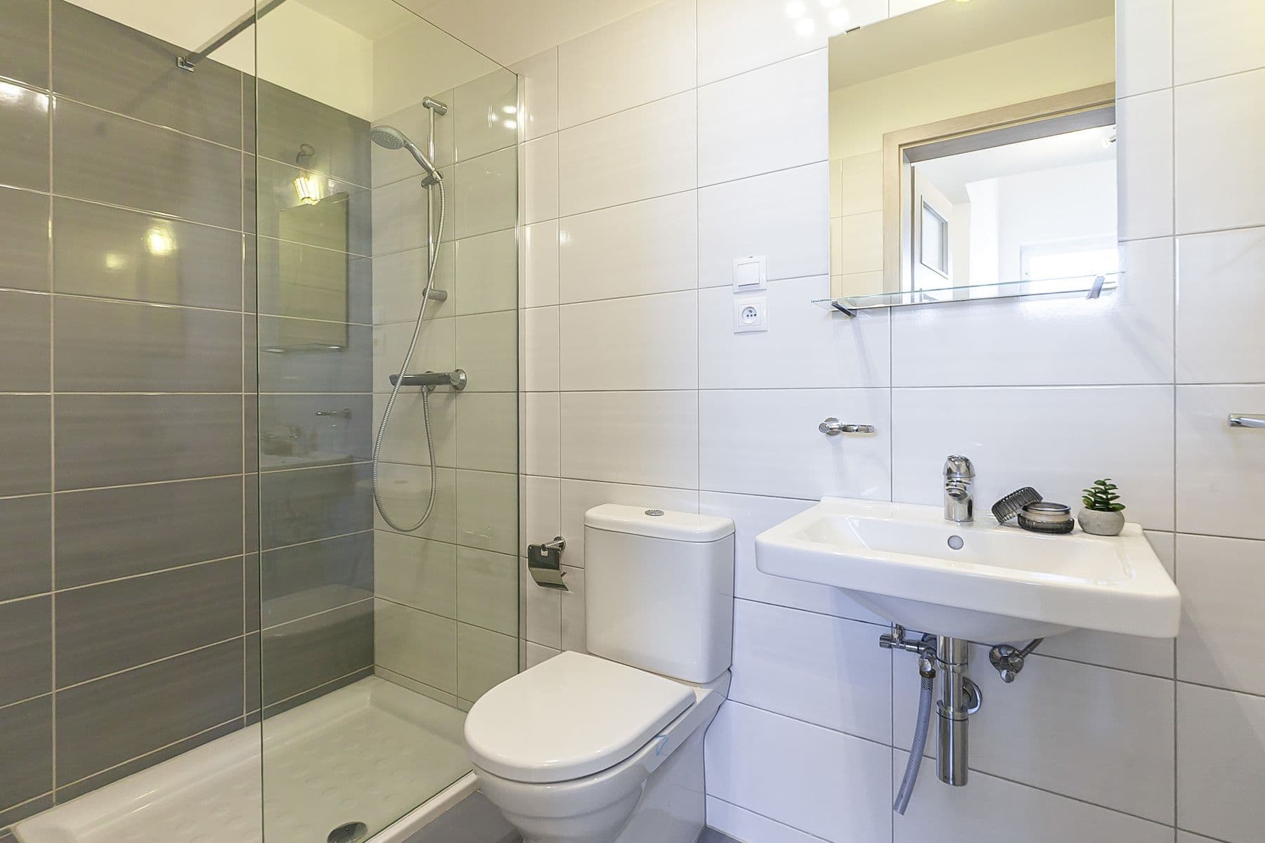 Prodej domu 186 m², pozemek 392 m², Lošetická, Praha, Praha Prodej domu 186 m², pozemek 392 m², Lošetická, Praha, Praha