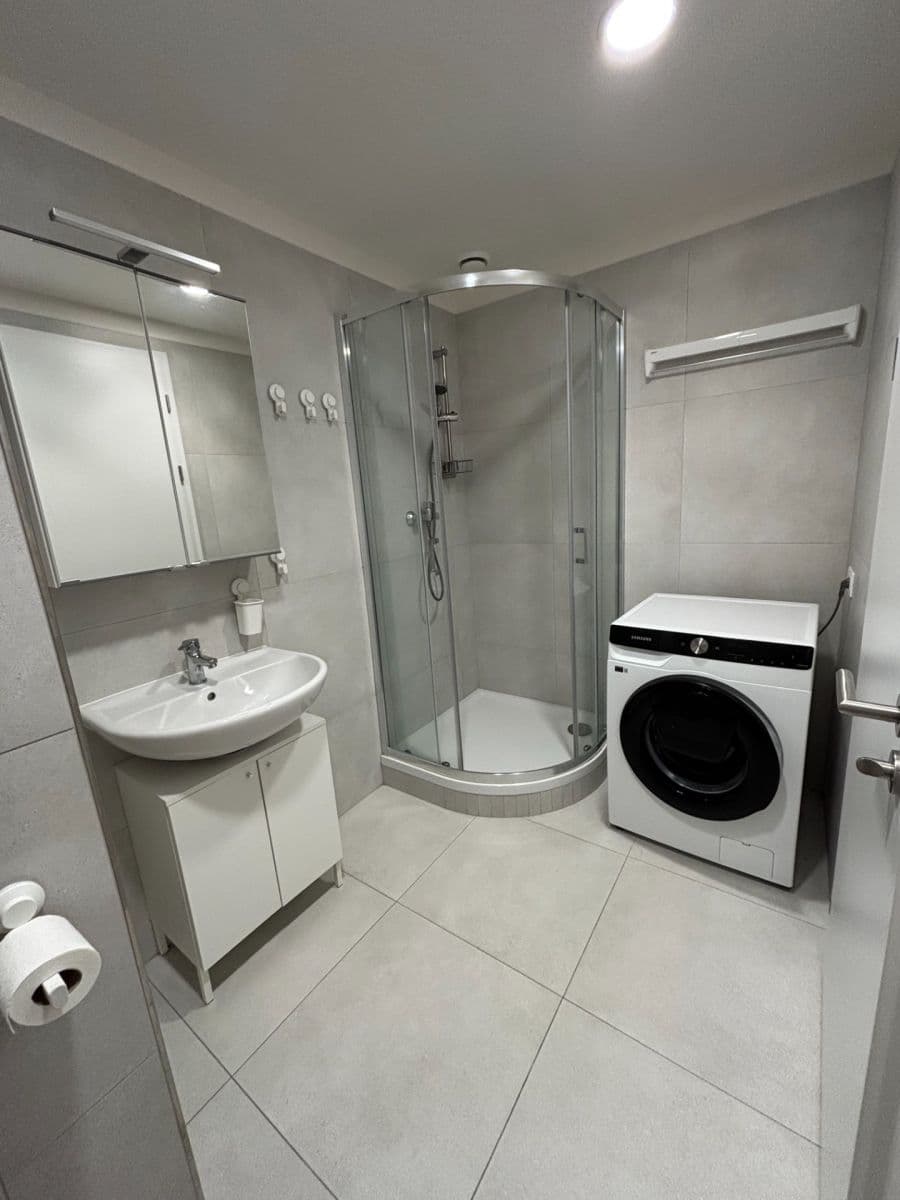 Pronájem bytu 1+kk 35 m², Poděbradská, Praha, Praha Pronájem bytu 1+kk 35 m², Poděbradská, Praha, Praha