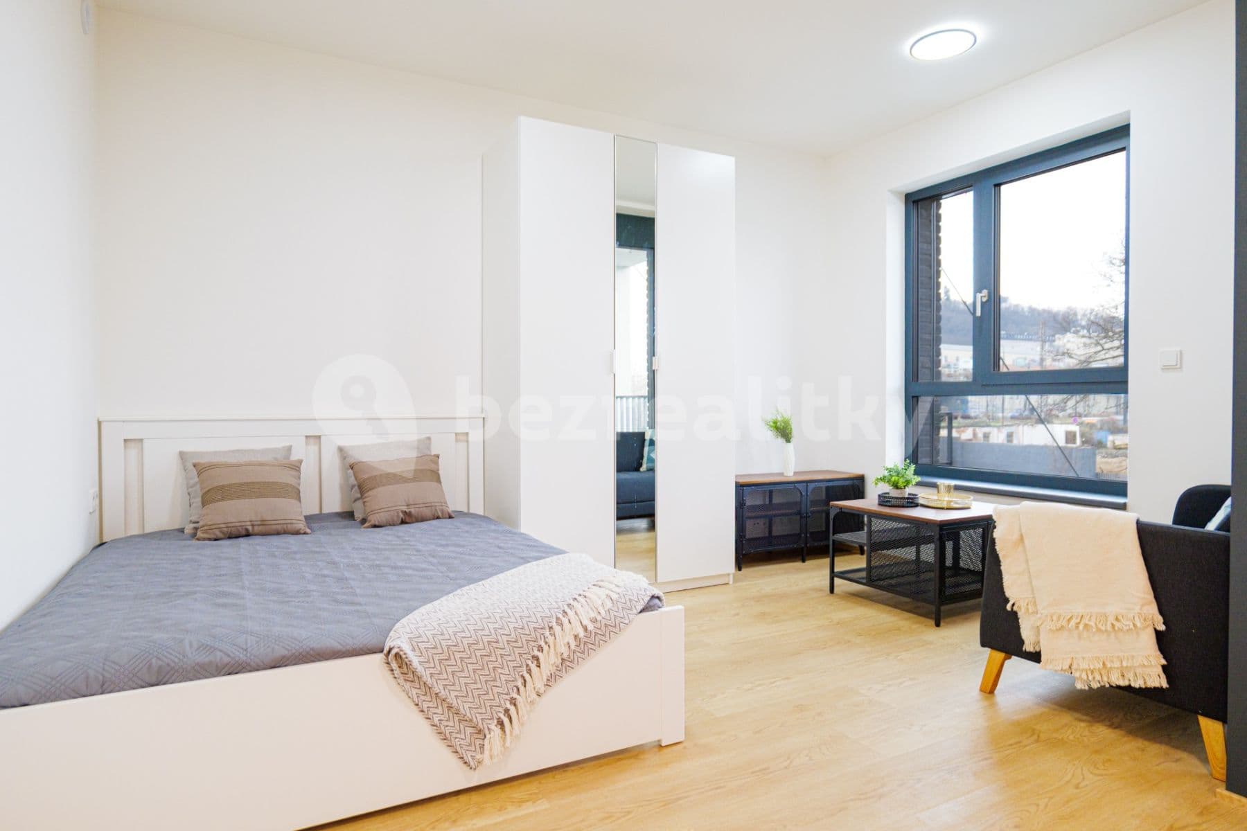 Pronájem bytu 1+kk 34 m², U Lihovaru, Praha, Praha Pronájem bytu 1+kk 34 m², U Lihovaru, Praha, Praha