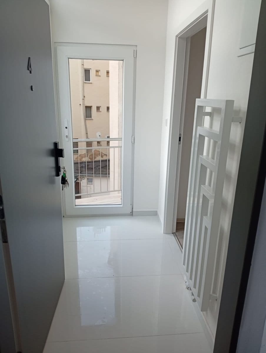 Pronájem bytu 2+kk 71 m², Milady Horákové, Praha, Praha Pronájem bytu 2+kk 71 m², Milady Horákové, Praha, Praha