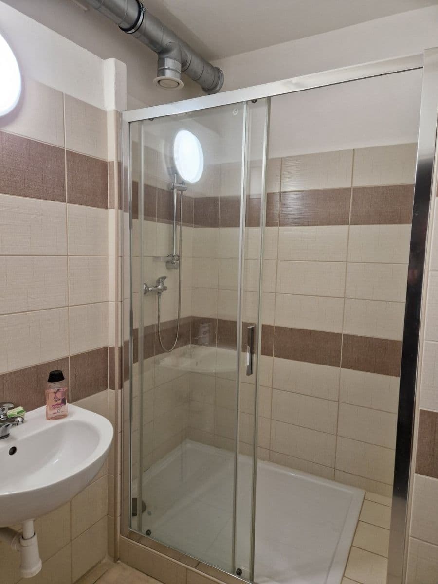 Pronájem nebytového prostoru 30 m², Hlavní třída, Havířov, Moravskoslezský kraj Pronájem nebytového prostoru 30 m², Hlavní třída, Havířov, Moravskoslezský kraj