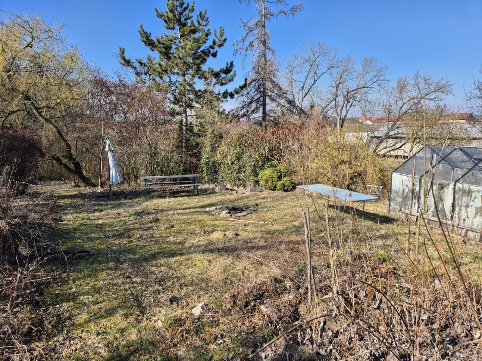 Pronájem pozemku 1.000 m², Veleň, Středočeský kraj Pronájem pozemku 1.000 m², Veleň, Středočeský kraj