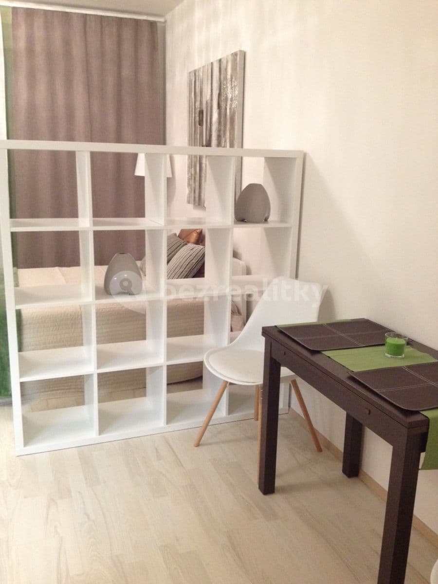 Pronájem bytu 1+kk 35 m², Praha, Praha Pronájem bytu 1+kk 35 m², Praha, Praha