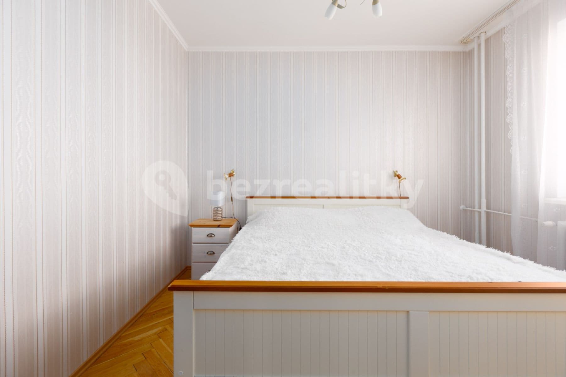 Pronájem bytu 3+1 63 m², Krymská, Karlovy Vary, Karlovarský kraj Pronájem bytu 3+1 63 m², Krymská, Karlovy Vary, Karlovarský kraj