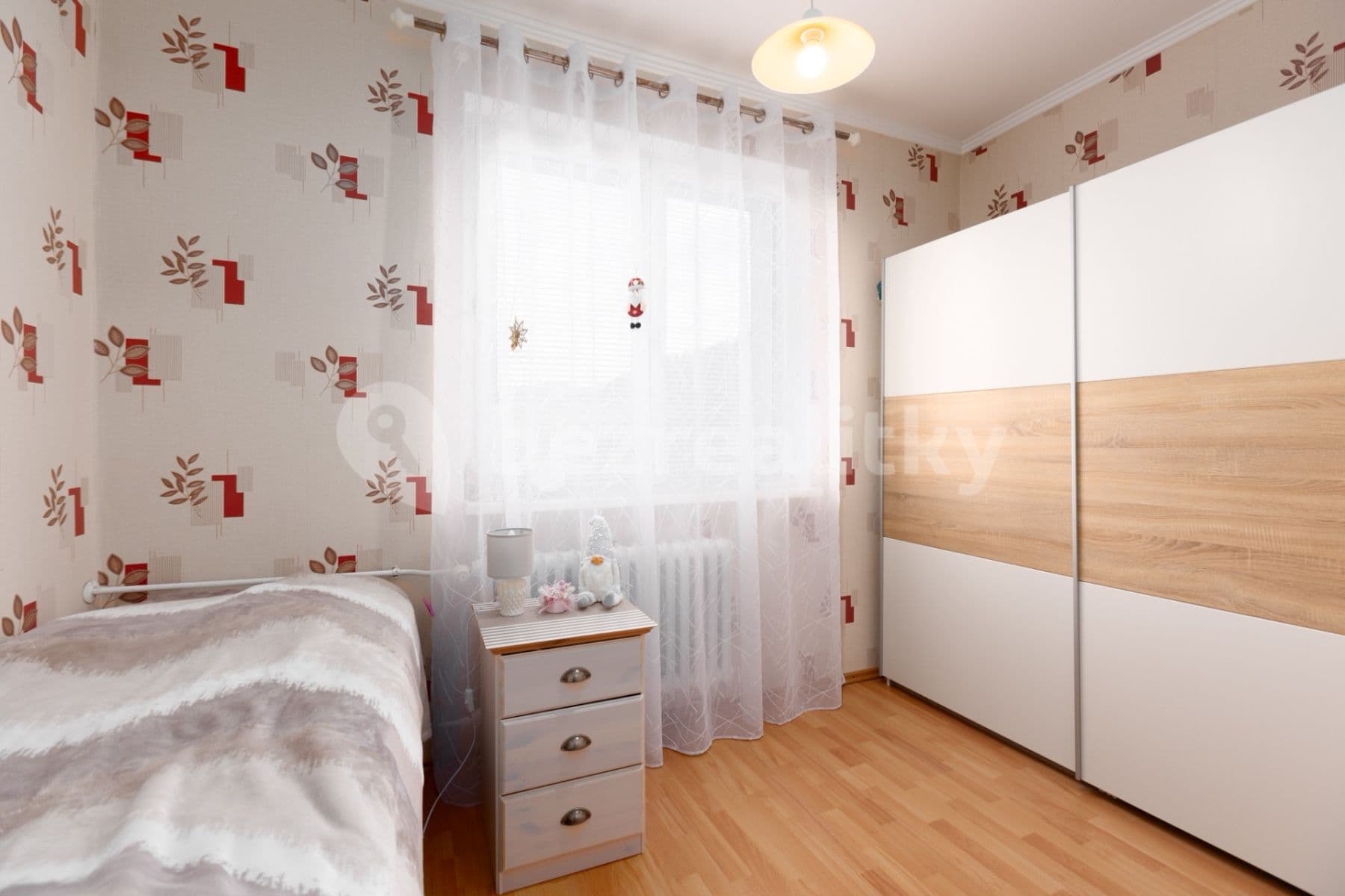 Pronájem bytu 3+1 63 m², Krymská, Karlovy Vary, Karlovarský kraj Pronájem bytu 3+1 63 m², Krymská, Karlovy Vary, Karlovarský kraj