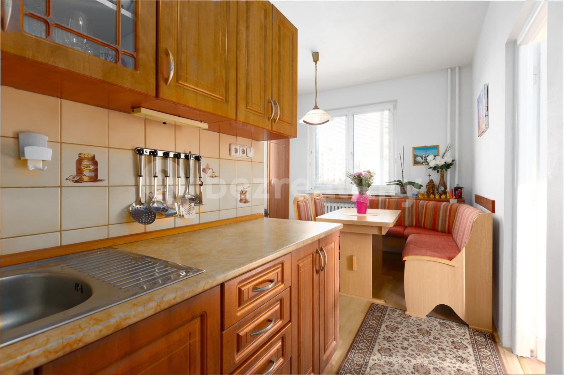 Pronájem bytu 3+1 63 m², Krymská, Karlovy Vary, Karlovarský kraj Pronájem bytu 3+1 63 m², Krymská, Karlovy Vary, Karlovarský kraj