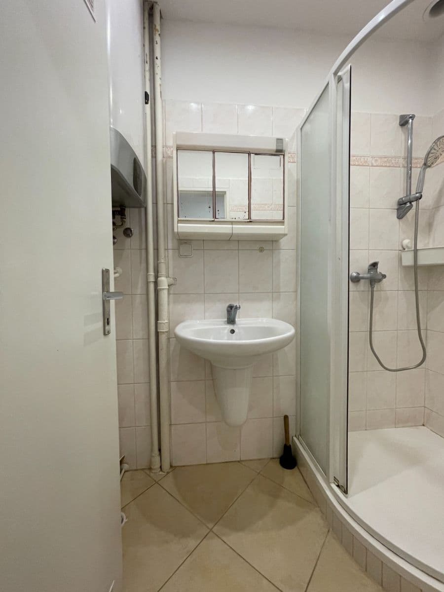 Pronájem bytu 1+1 34 m², Střední, Brno, Jihomoravský kraj Pronájem bytu 1+1 34 m², Střední, Brno, Jihomoravský kraj