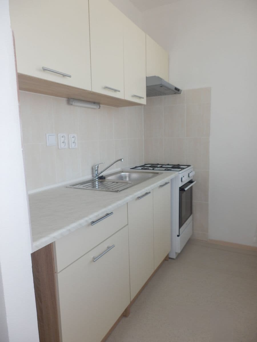 Pronájem bytu 1+1 32 m², Kaplická, Praha, Praha Pronájem bytu 1+1 32 m², Kaplická, Praha, Praha