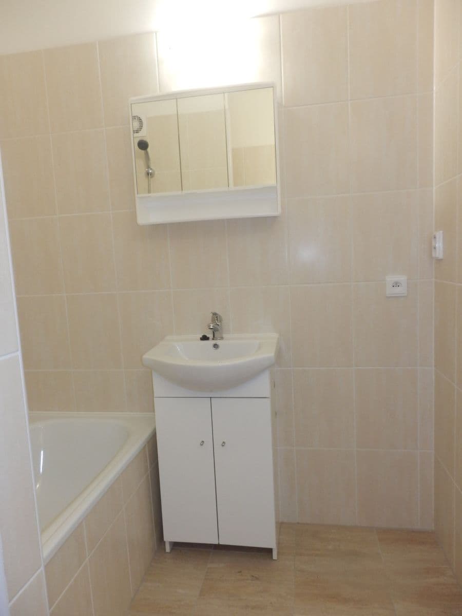 Pronájem bytu 1+1 32 m², Kaplická, Praha, Praha Pronájem bytu 1+1 32 m², Kaplická, Praha, Praha