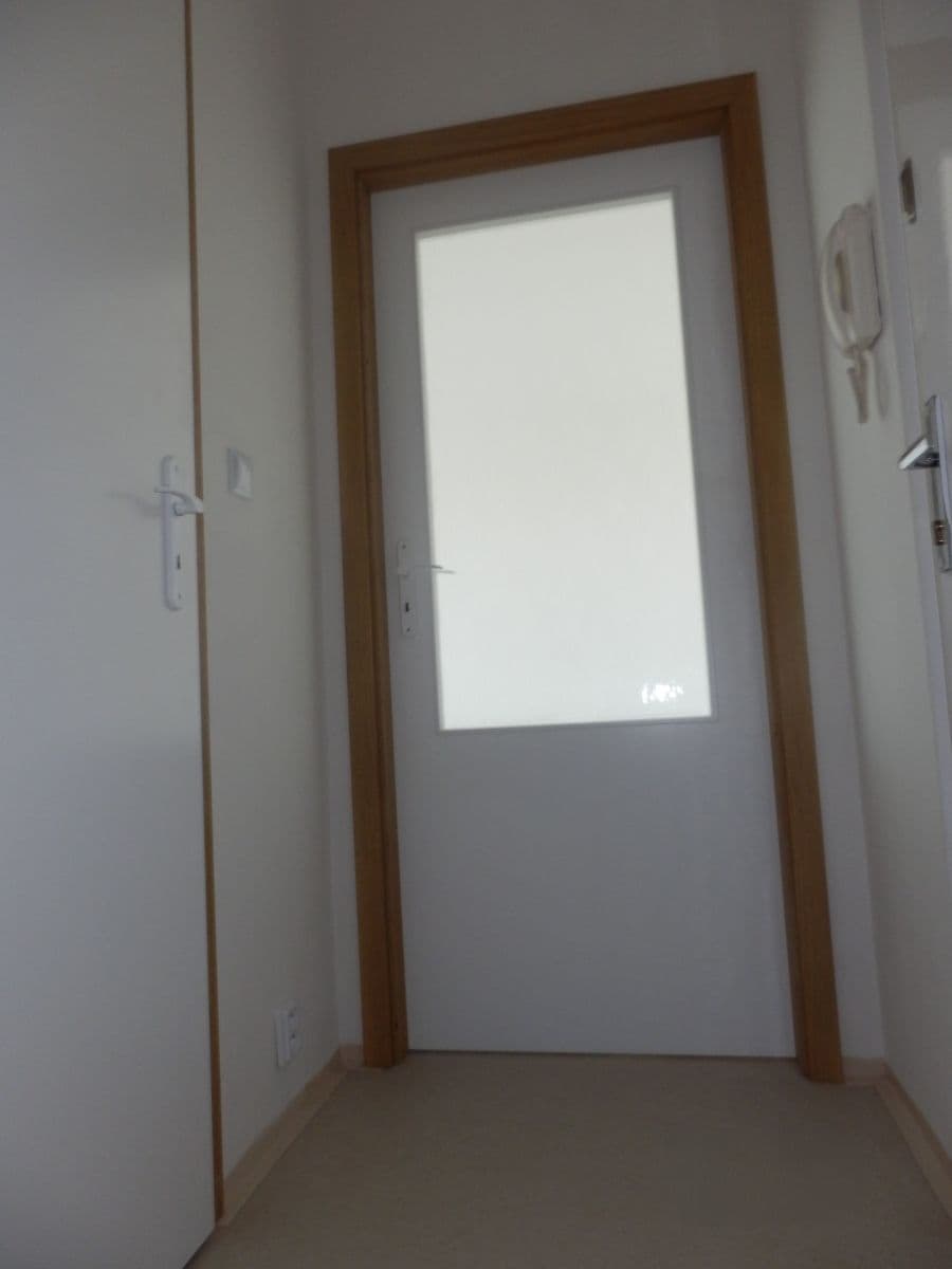Pronájem bytu 1+1 32 m², Kaplická, Praha, Praha Pronájem bytu 1+1 32 m², Kaplická, Praha, Praha