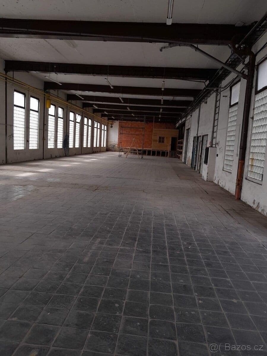 Pronájem nebytového prostoru 550 m², Otvovice, Středočeský kraj Pronájem nebytového prostoru 550 m², Otvovice, Středočeský kraj