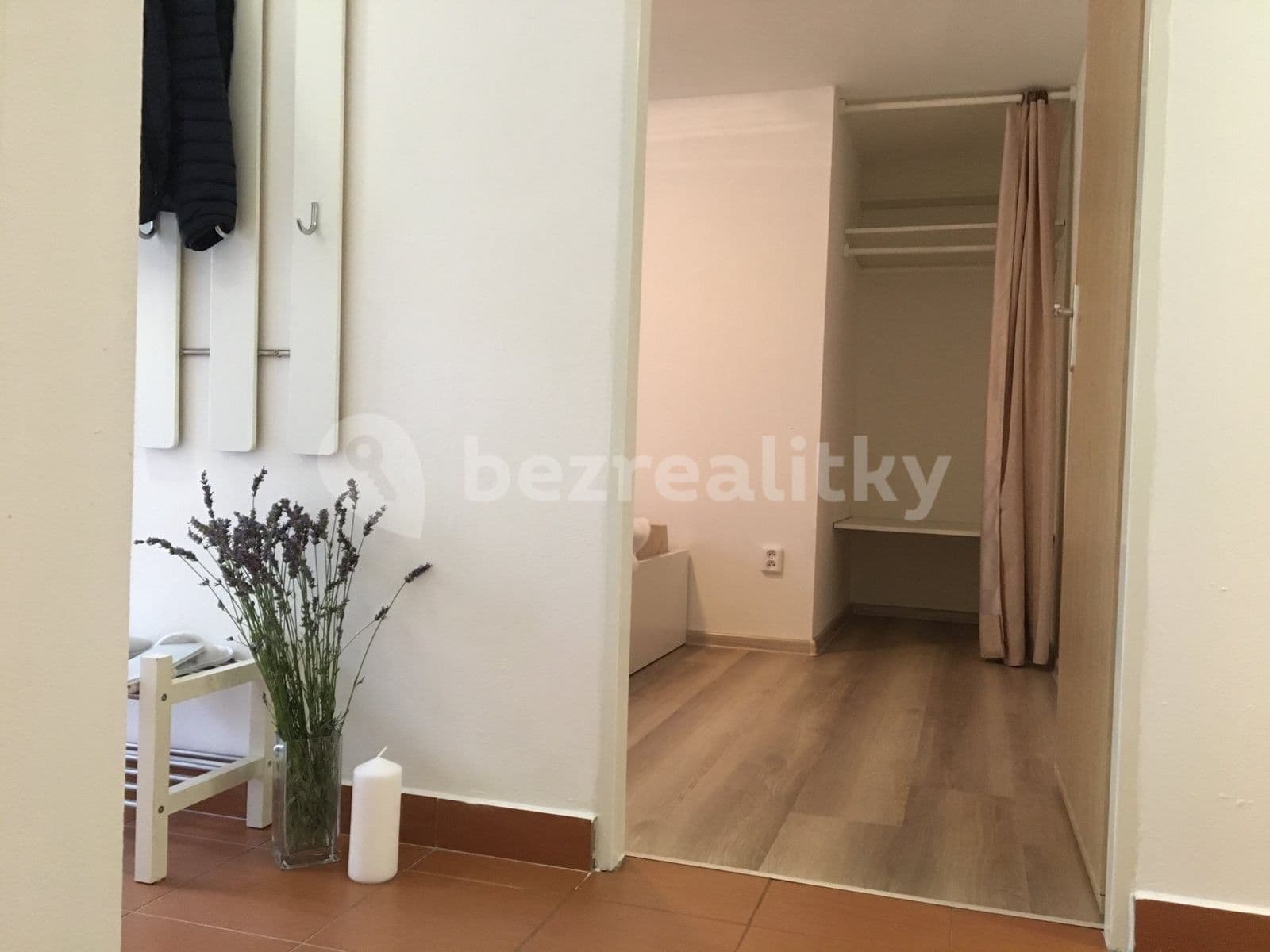 Pronájem bytu 2+1 45 m², Lebeděvova, Praha, Praha Pronájem bytu 2+1 45 m², Lebeděvova, Praha, Praha