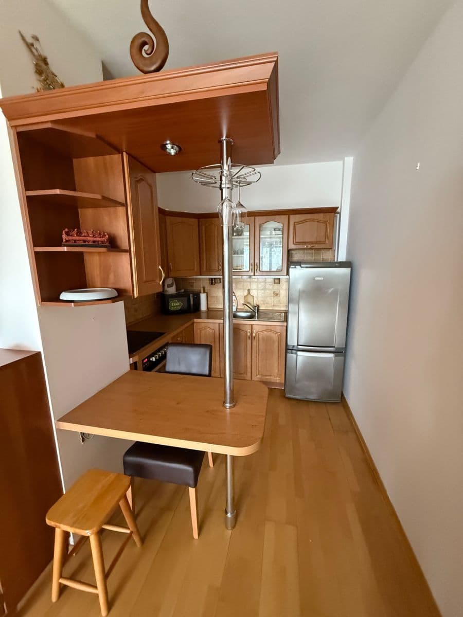 Pronájem bytu 1+kk 35 m², Malkovského, Praha, Praha Pronájem bytu 1+kk 35 m², Malkovského, Praha, Praha