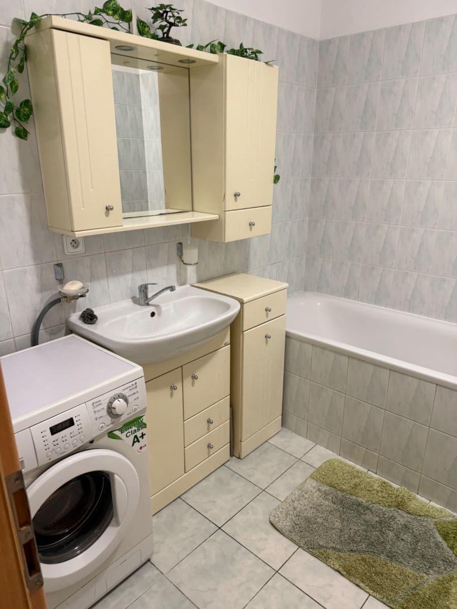 Pronájem bytu 1+kk 35 m², Malkovského, Praha, Praha Pronájem bytu 1+kk 35 m², Malkovského, Praha, Praha