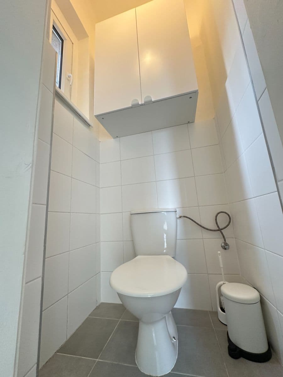 Pronájem bytu 3+kk 75 m², Pod Labuťkou, Praha, Praha Pronájem bytu 3+kk 75 m², Pod Labuťkou, Praha, Praha
