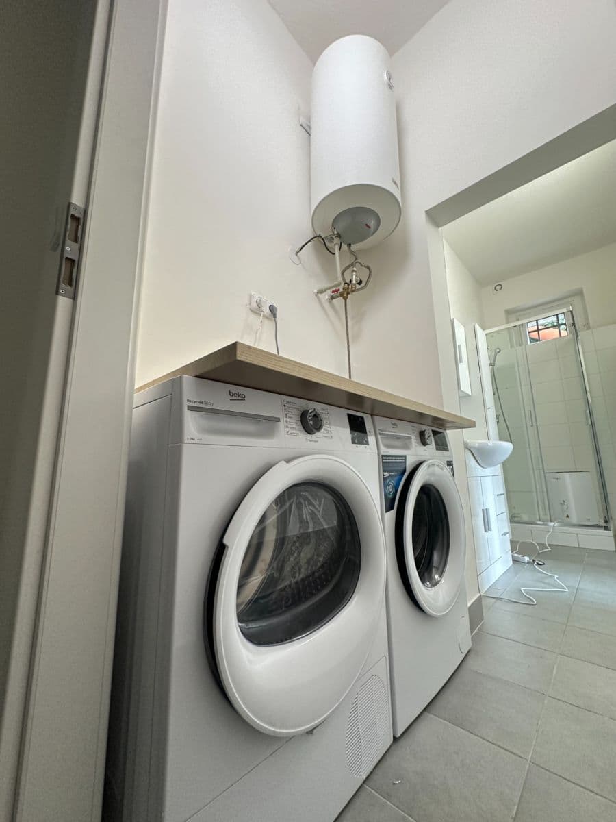 Pronájem bytu 3+kk 75 m², Pod Labuťkou, Praha, Praha Pronájem bytu 3+kk 75 m², Pod Labuťkou, Praha, Praha