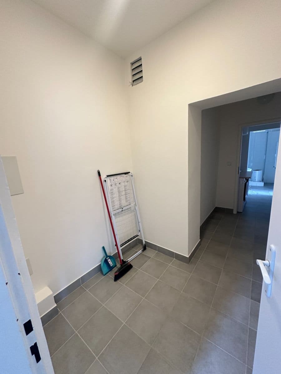 Pronájem bytu 3+kk 75 m², Pod Labuťkou, Praha, Praha Pronájem bytu 3+kk 75 m², Pod Labuťkou, Praha, Praha
