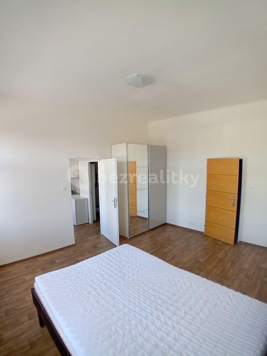 Pronájem bytu 1+1 36 m², Zeyerova, Karlovy Vary, Karlovarský kraj Pronájem bytu 1+1 36 m², Zeyerova, Karlovy Vary, Karlovarský kraj