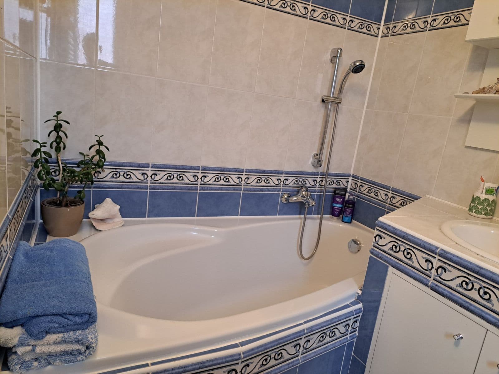 Pronájem bytu 2+1 60 m², Vrázova, Teplice, Ústecký kraj Pronájem bytu 2+1 60 m², Vrázova, Teplice, Ústecký kraj