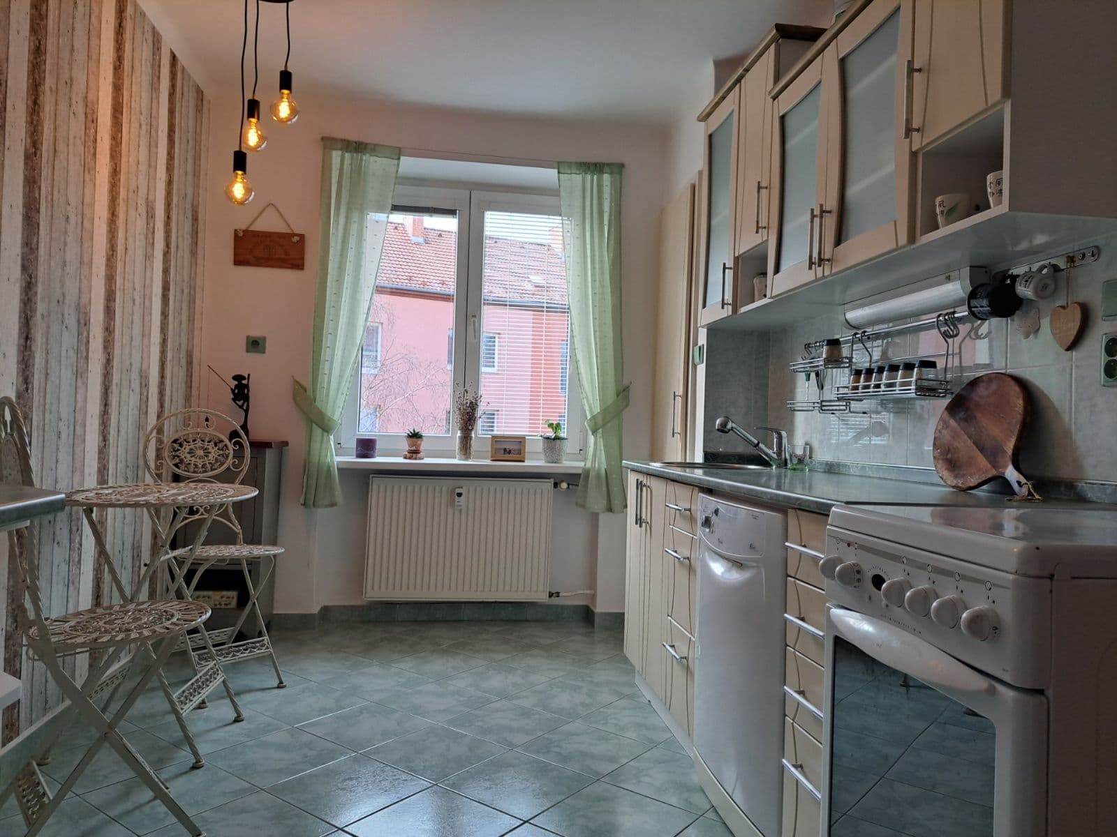 Pronájem bytu 2+1 60 m², Vrázova, Teplice, Ústecký kraj Pronájem bytu 2+1 60 m², Vrázova, Teplice, Ústecký kraj