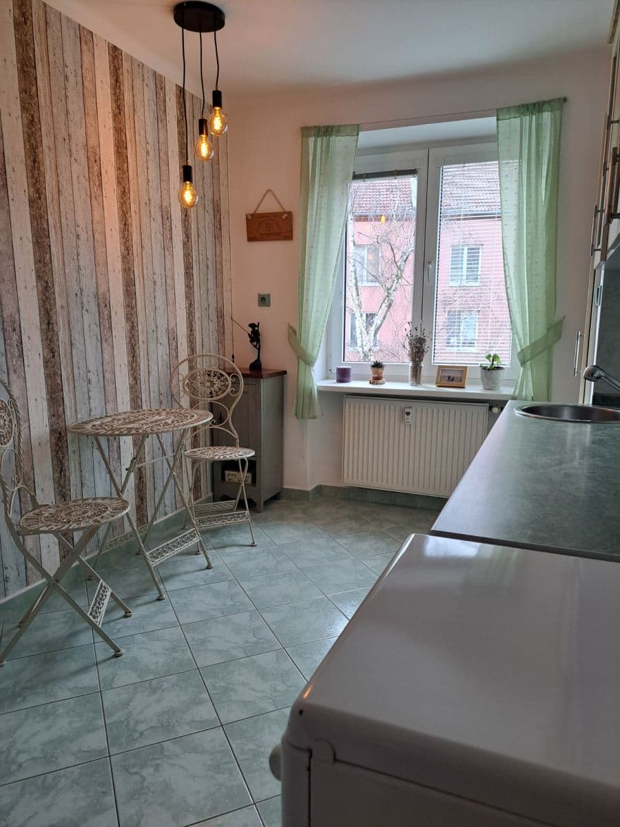 Pronájem bytu 2+1 60 m², Vrázova, Teplice, Ústecký kraj Pronájem bytu 2+1 60 m², Vrázova, Teplice, Ústecký kraj