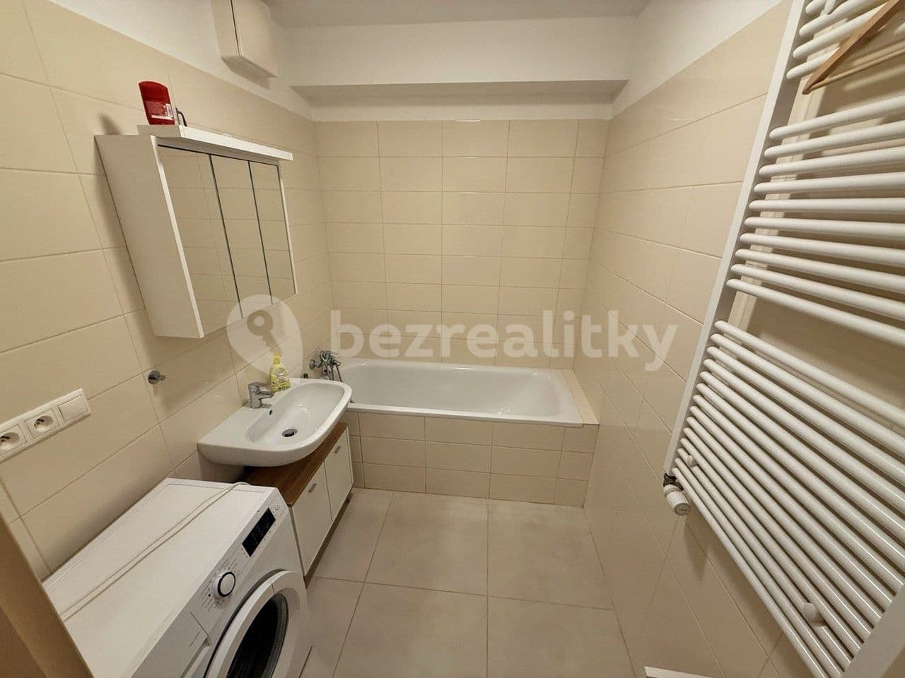 Pronájem bytu 1+kk 34 m², U Hostavického potoka, Praha, Praha Pronájem bytu 1+kk 34 m², U Hostavického potoka, Praha, Praha