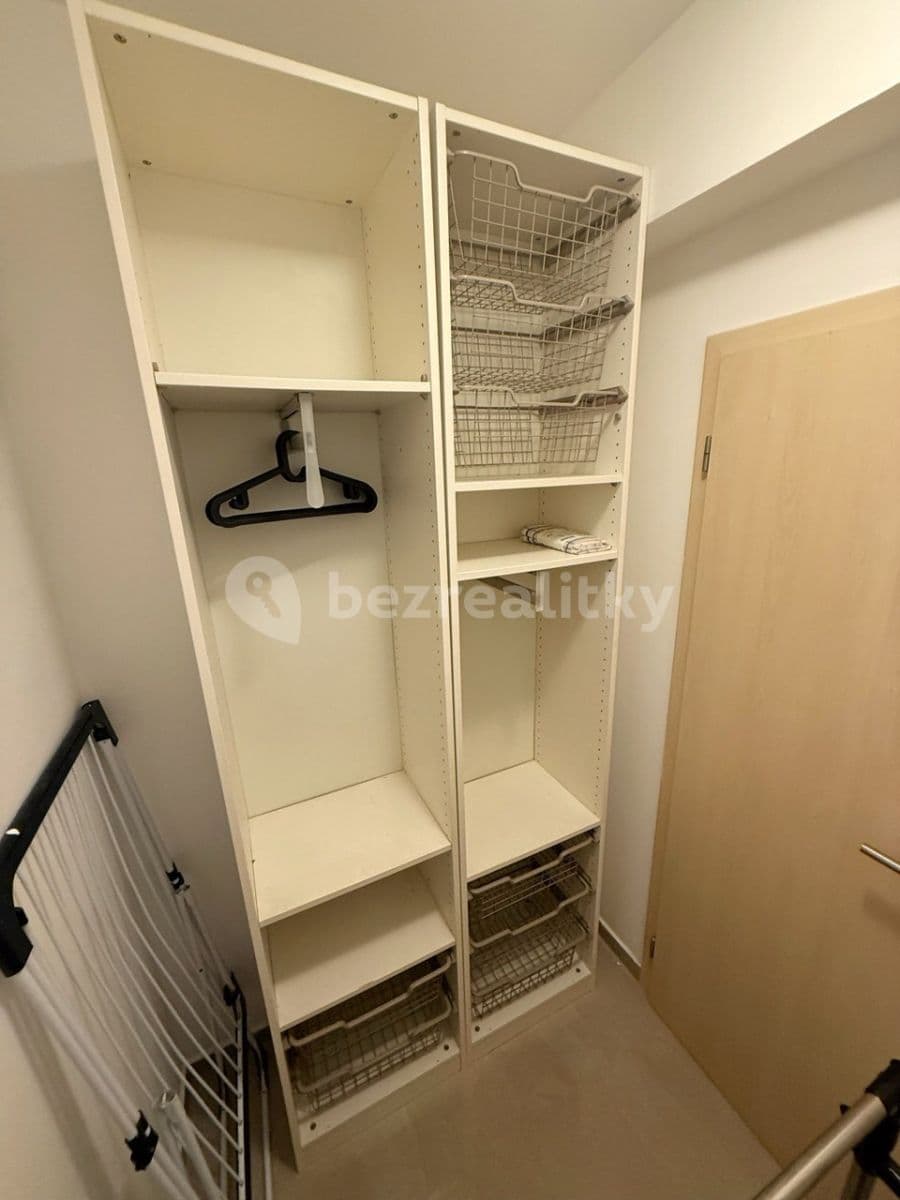 Pronájem bytu 1+kk 34 m², U Hostavického potoka, Praha, Praha Pronájem bytu 1+kk 34 m², U Hostavického potoka, Praha, Praha