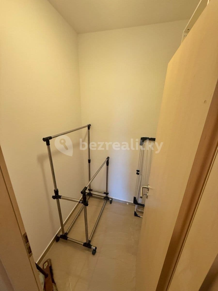 Pronájem bytu 1+kk 34 m², U Hostavického potoka, Praha, Praha Pronájem bytu 1+kk 34 m², U Hostavického potoka, Praha, Praha