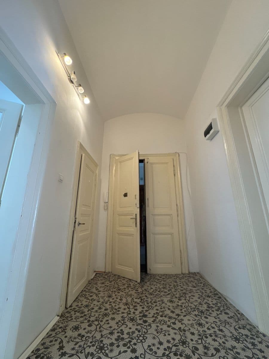 Pronájem bytu 2+kk 60 m², Římská, Praha, Praha Pronájem bytu 2+kk 60 m², Římská, Praha, Praha