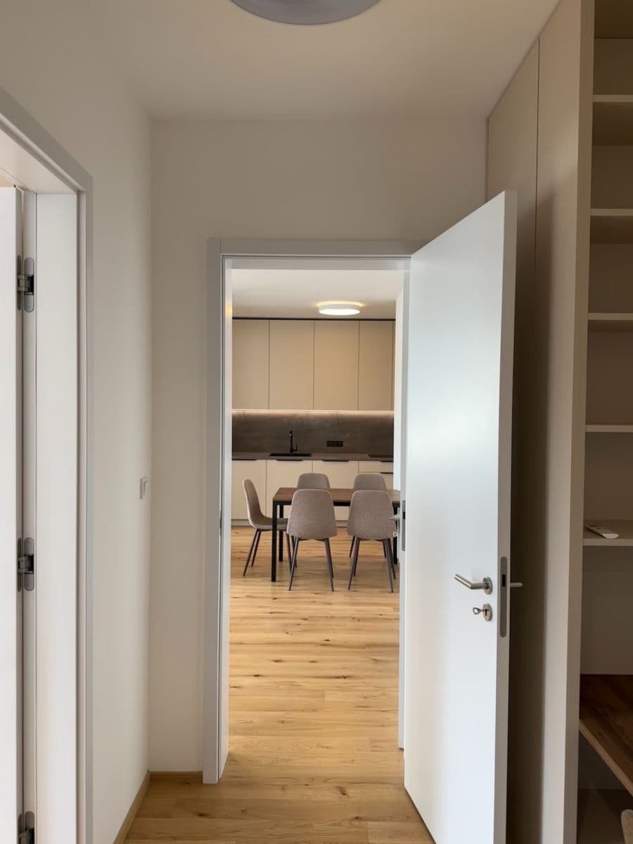 Pronájem bytu 2+kk 64 m², Závišova, Praha, Praha Pronájem bytu 2+kk 64 m², Závišova, Praha, Praha