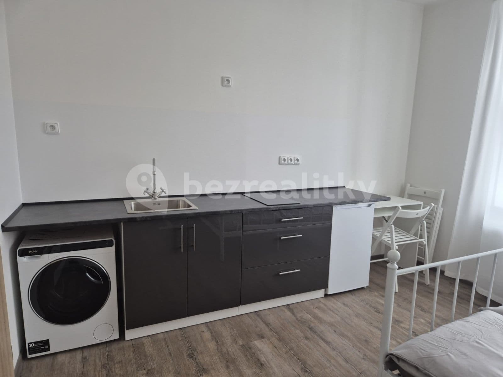 Pronájem bytu 1+kk 20 m², Bělohorská, Praha, Praha Pronájem bytu 1+kk 20 m², Bělohorská, Praha, Praha