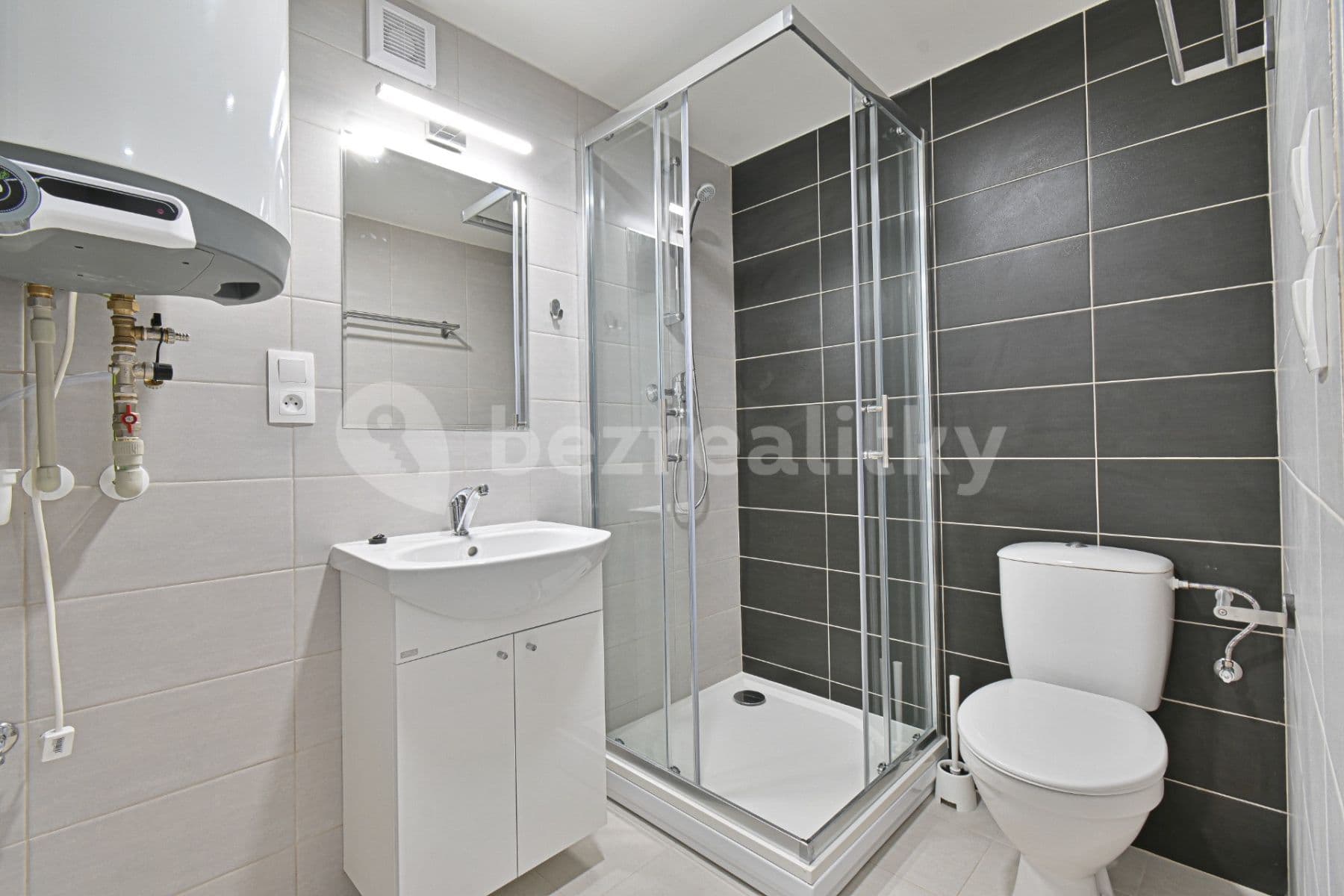 Pronájem bytu 1+1 27 m², Hybešova, Brno, Jihomoravský kraj Pronájem bytu 1+1 27 m², Hybešova, Brno, Jihomoravský kraj