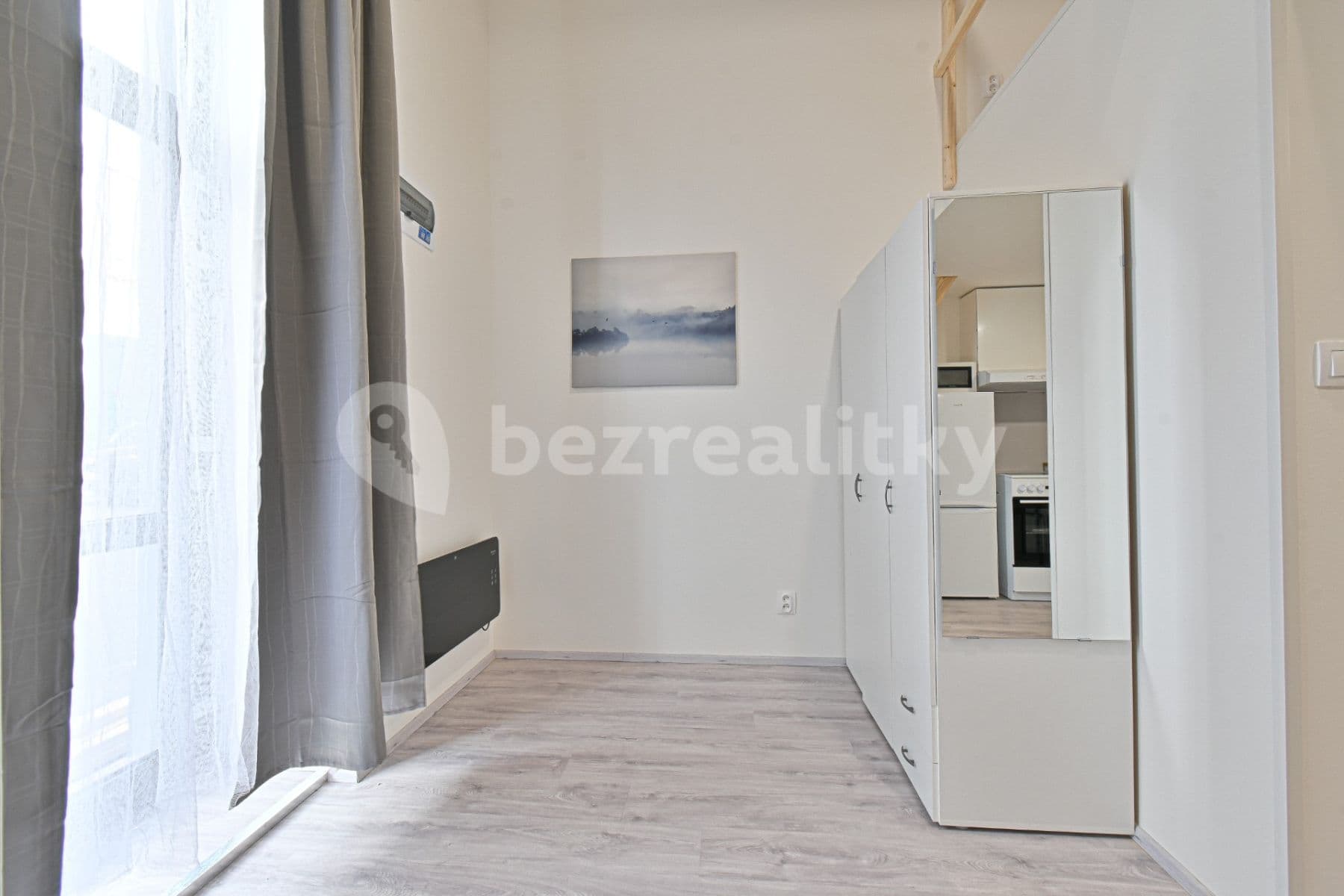 Pronájem bytu 1+1 27 m², Hybešova, Brno, Jihomoravský kraj Pronájem bytu 1+1 27 m², Hybešova, Brno, Jihomoravský kraj