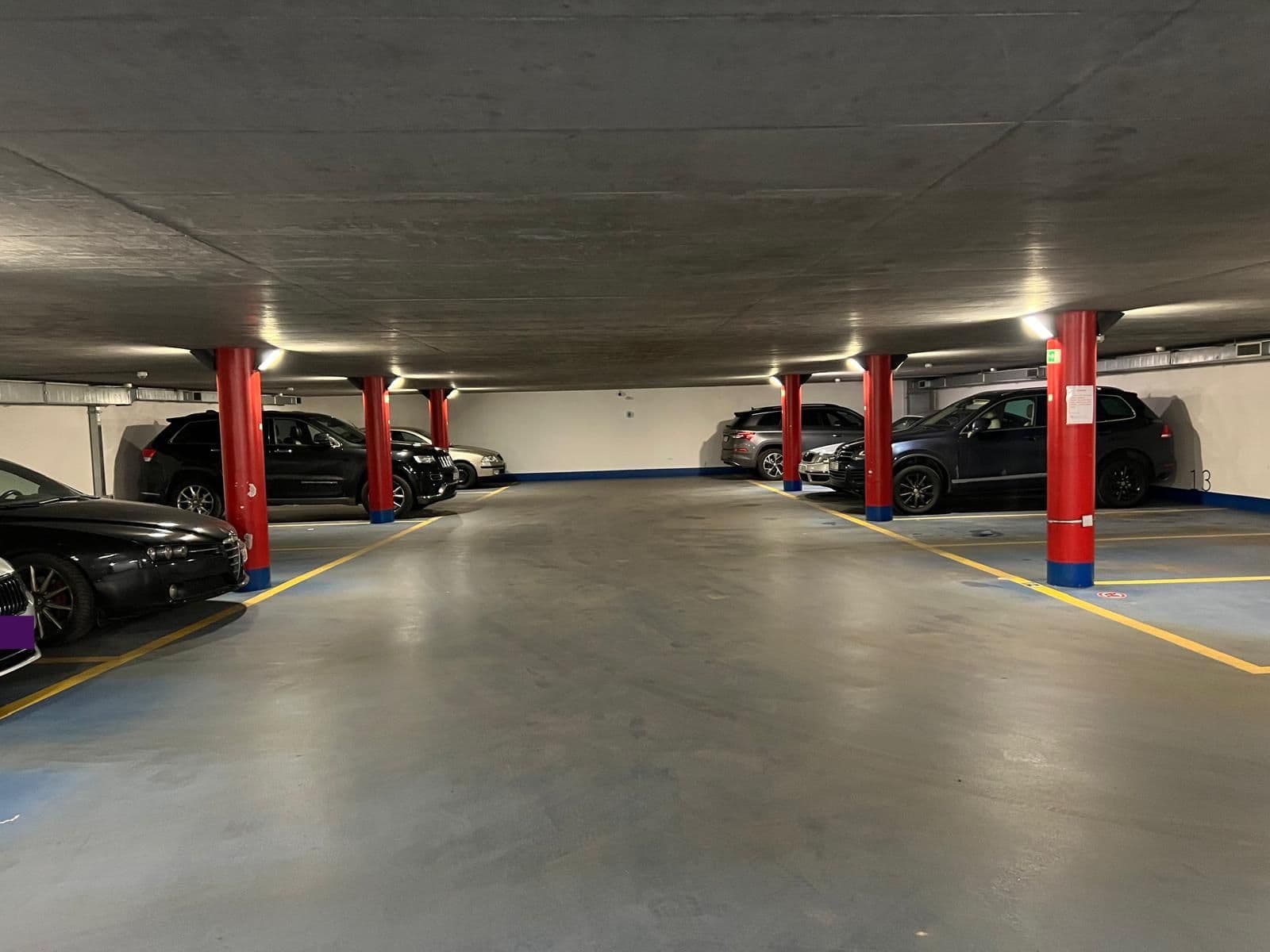 Pronájem garáže 12 m², Kamenická, Praha, Praha Pronájem garáže 12 m², Kamenická, Praha, Praha