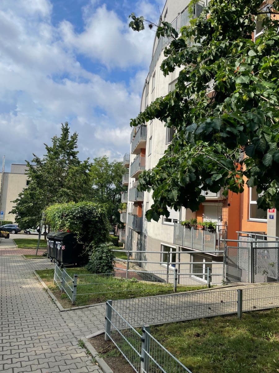 Pronájem bytu 1+kk 37 m², Ve Slatinách, Praha, Praha Pronájem bytu 1+kk 37 m², Ve Slatinách, Praha, Praha